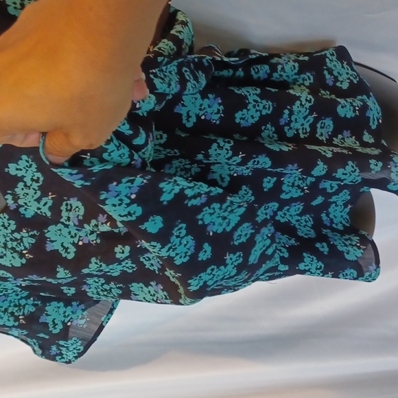 Juicy Couture floral cold shoulder teired Top, Women’s Size Med - Picture 4 of 6